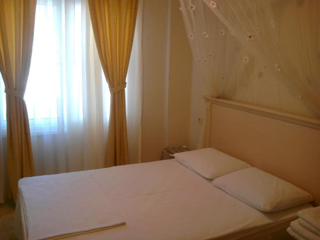 Melaike Hotel Foca Szoba fotó