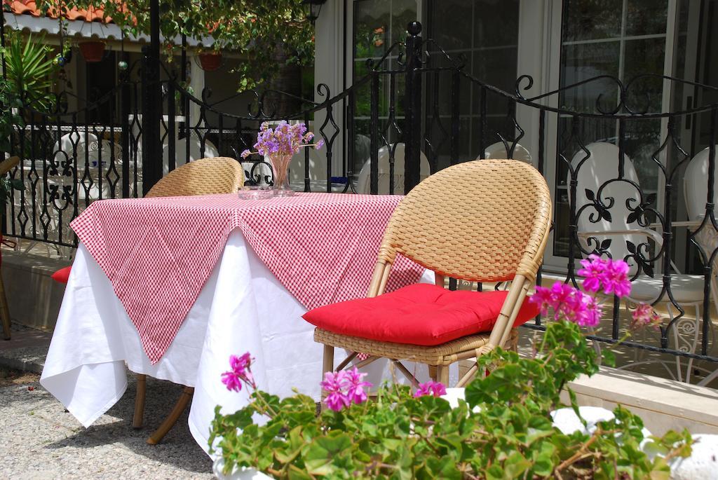 Melaike Hotel Foca Kültér fotó