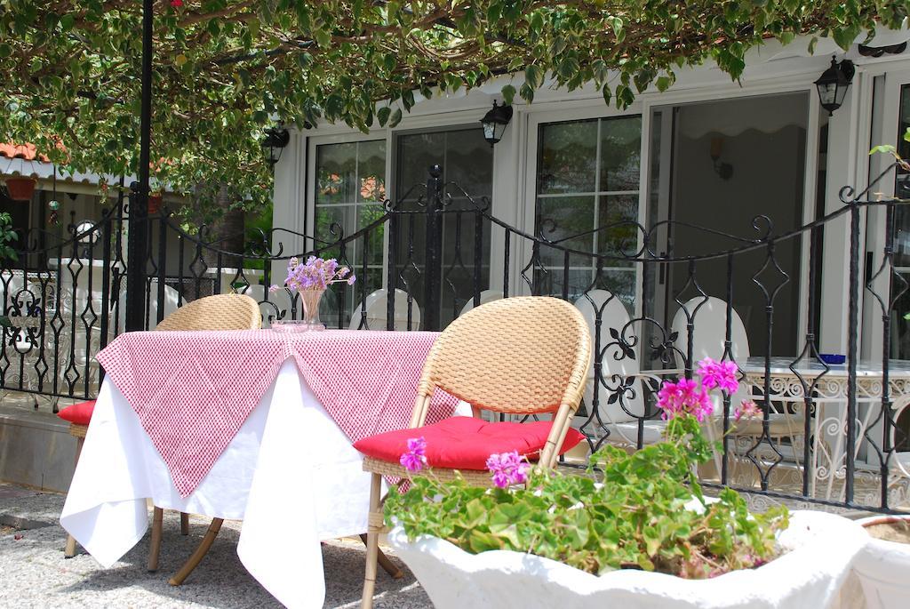 Melaike Hotel Foca Kültér fotó